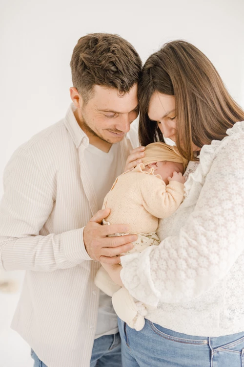 bonheur main enfant amour marron